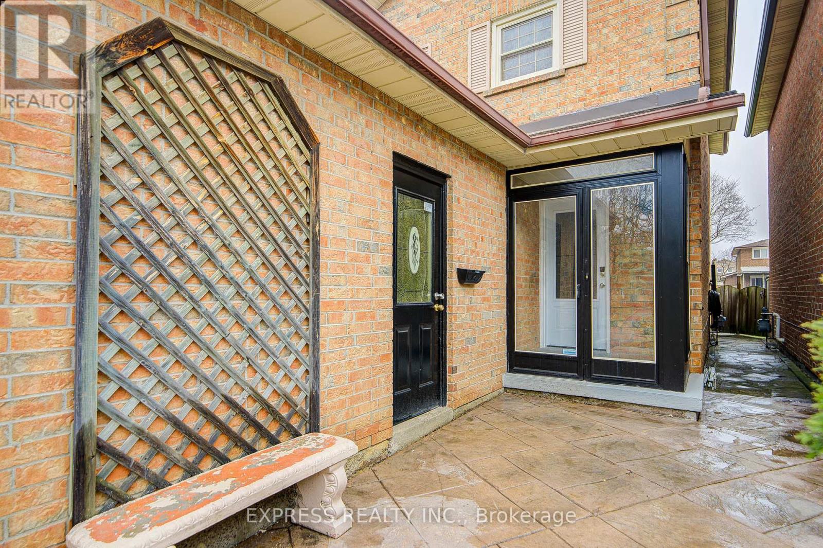 61 Trothen Circle, Markham, Ontario  L3P 4H3 - Photo 3 - N13067876