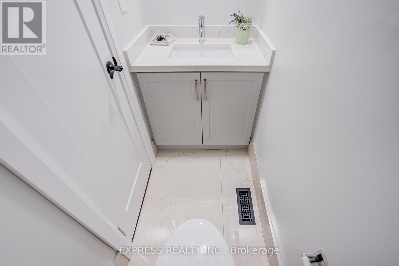 61 Trothen Circle, Markham, Ontario  L3P 4H3 - Photo 6 - N13067876