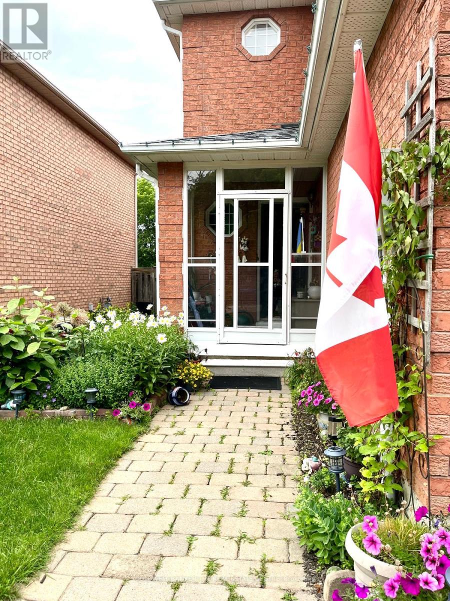 90 Bruce Crescent, Barrie, Ontario  L4N 8P4 - Photo 2 - S13067766