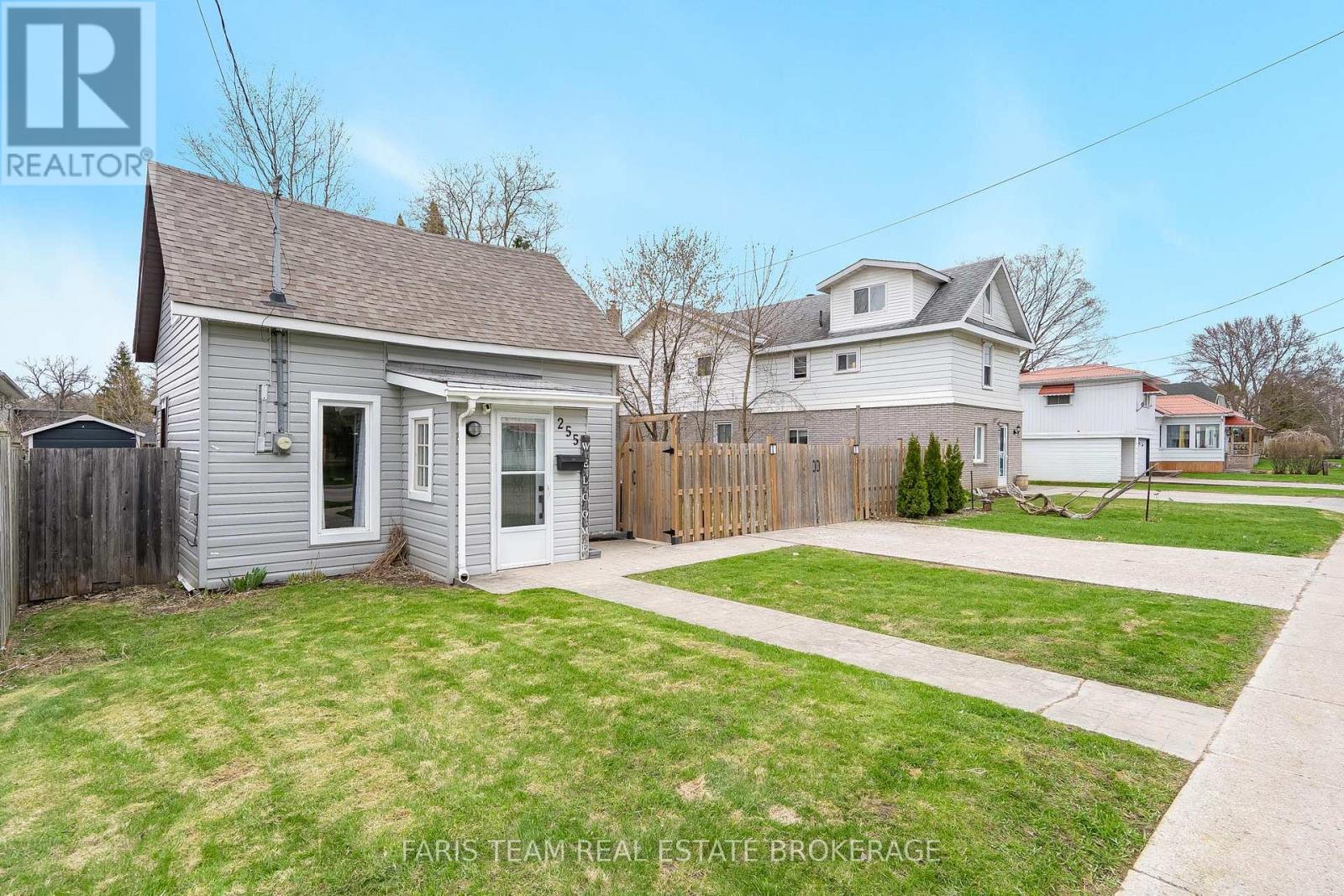255 Lindsay Street, Midland, Ontario  L4R 2V3 - Photo 2 - S13067868