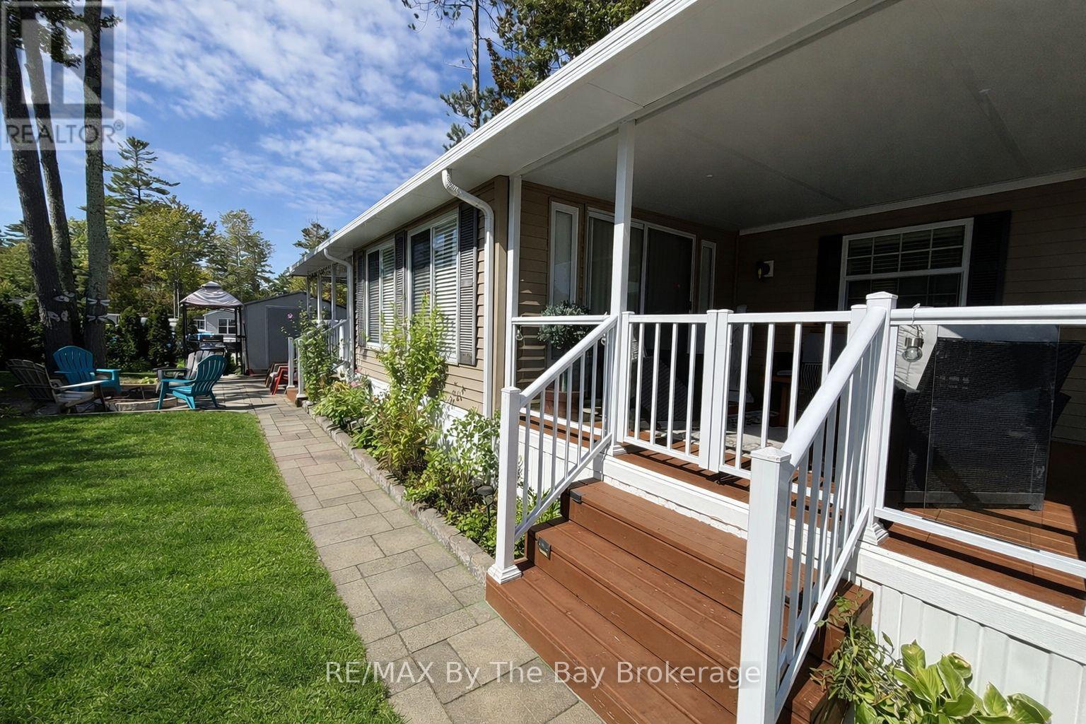 10 White Pines Trail, Wasaga Beach, Ontario  L9Z 1X7 - Photo 2 - S13067656