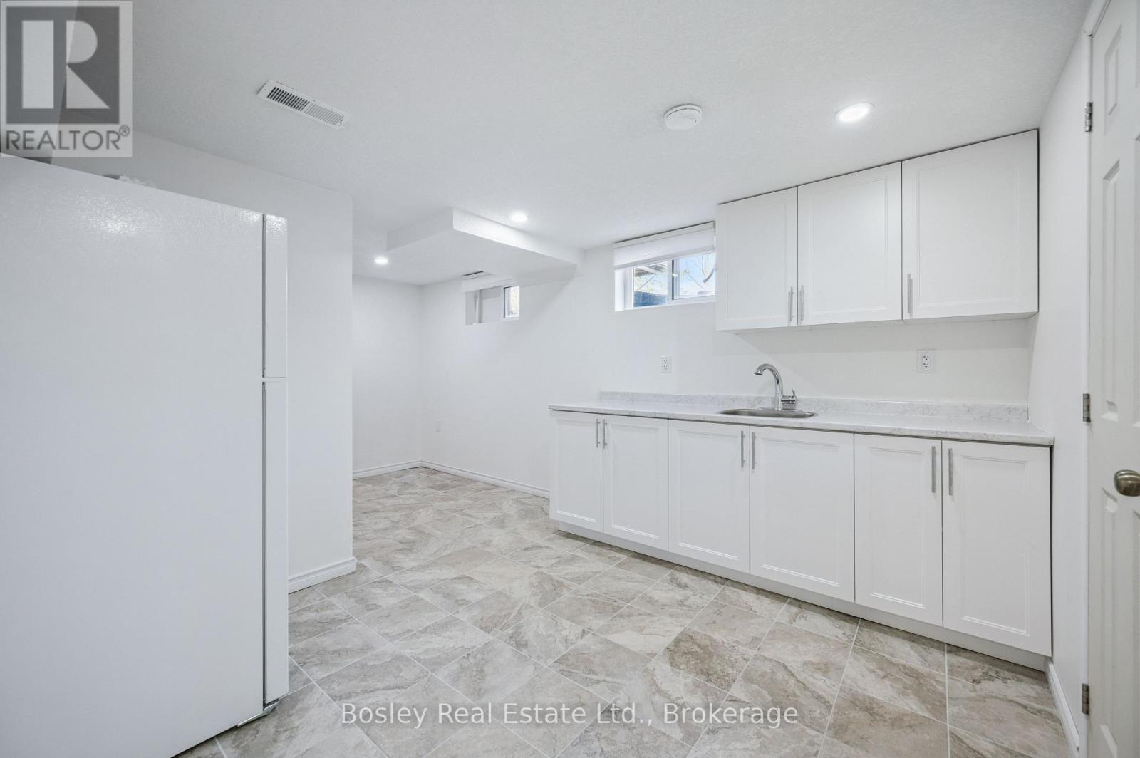 8 Gordon Street, Cambridge, Ontario  N1S 2G4 - Photo 24 - X12876652