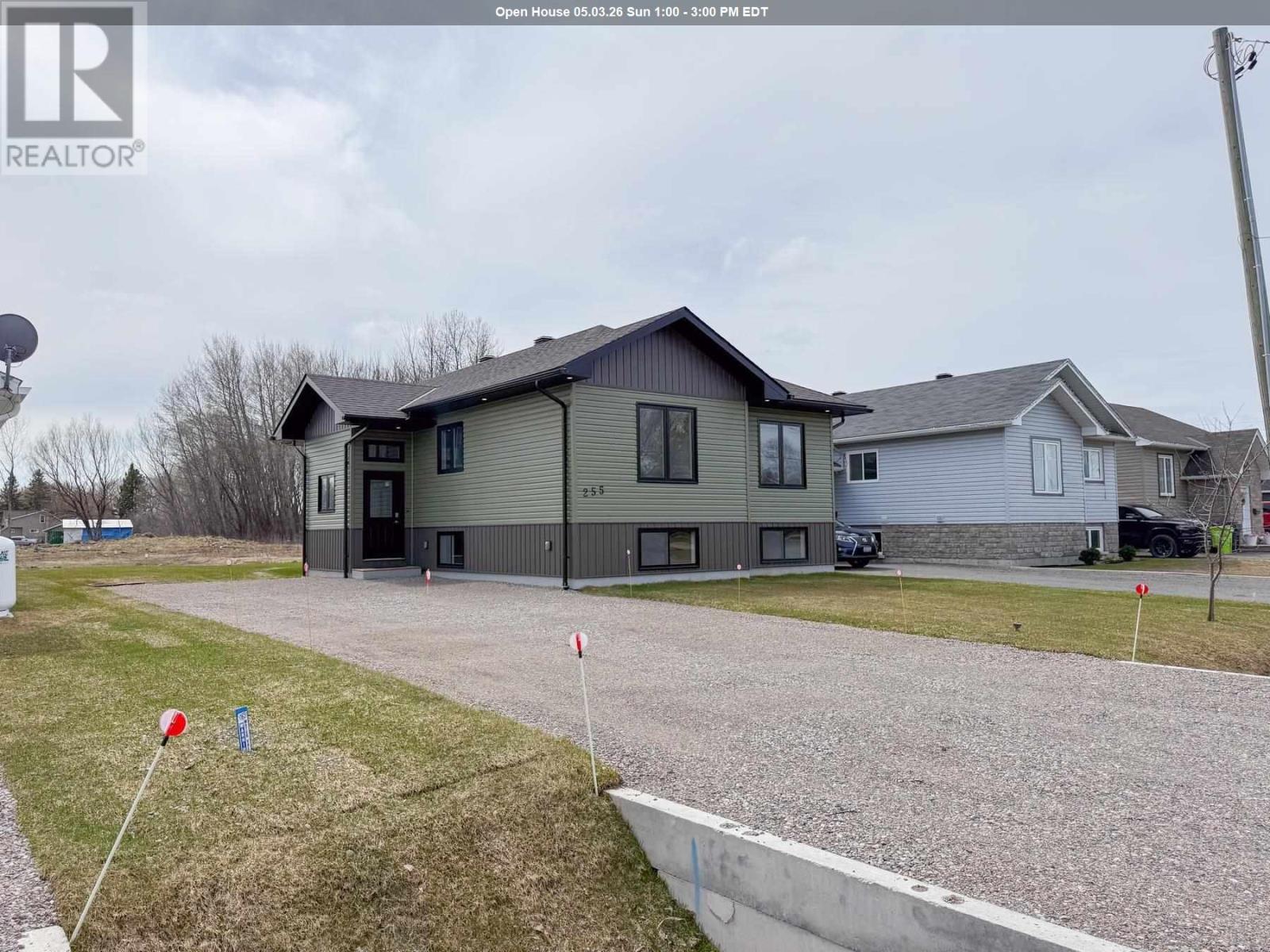 255 East Balfour ST, Sault Ste. Marie, Ontario