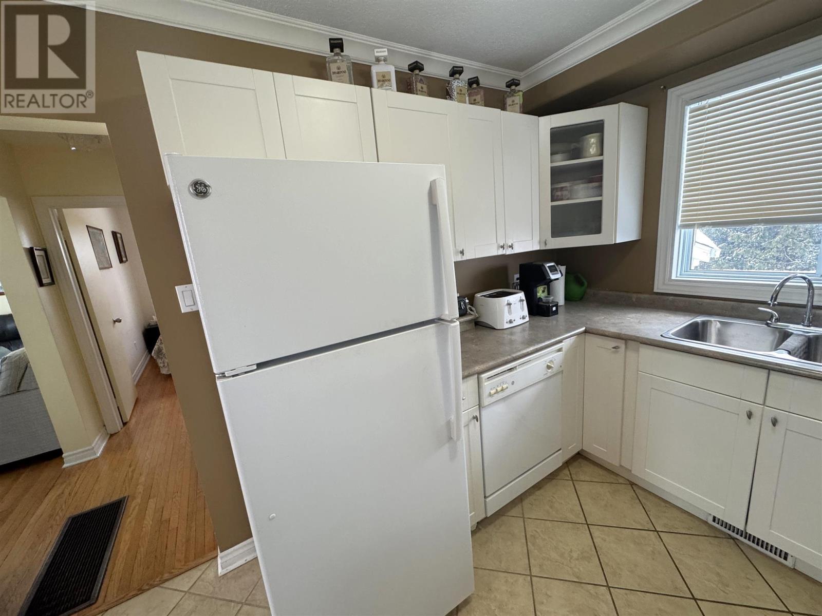 11 Oak Hill Rd, Elliot Lake, Ontario  P5A 2E4 - Photo 6 - SM260556
