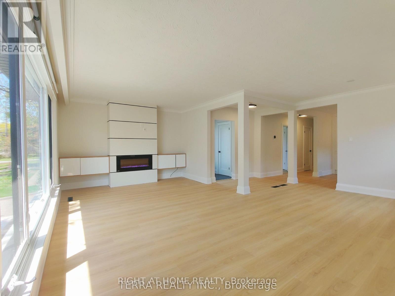 55 Glen Agar Drive, Toronto, Ontario  M9B 5M2 - Photo 4 - W13067428