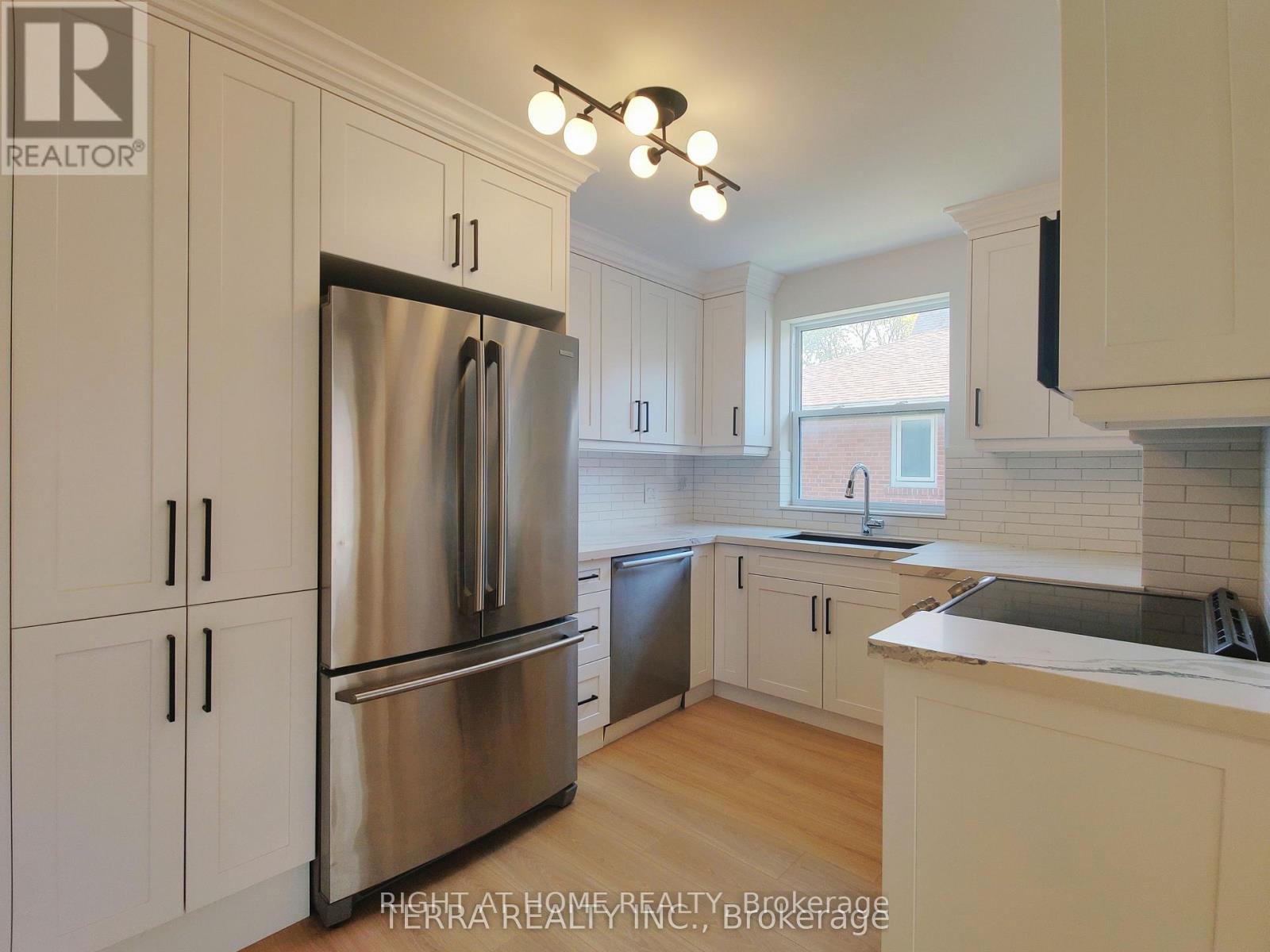 55 Glen Agar Drive, Toronto, Ontario  M9B 5M2 - Photo 5 - W13067428