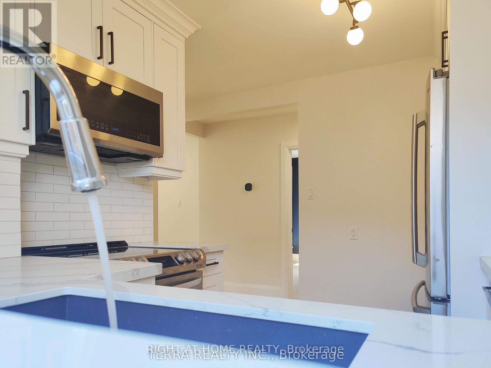 55 Glen Agar Drive, Toronto, Ontario  M9B 5M2 - Photo 7 - W13067428