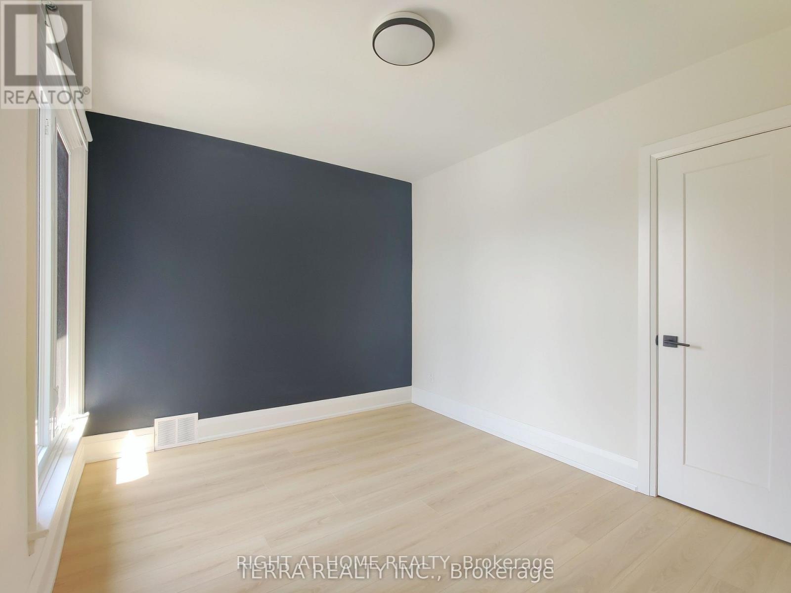 55 Glen Agar Drive, Toronto, Ontario  M9B 5M2 - Photo 8 - W13067428