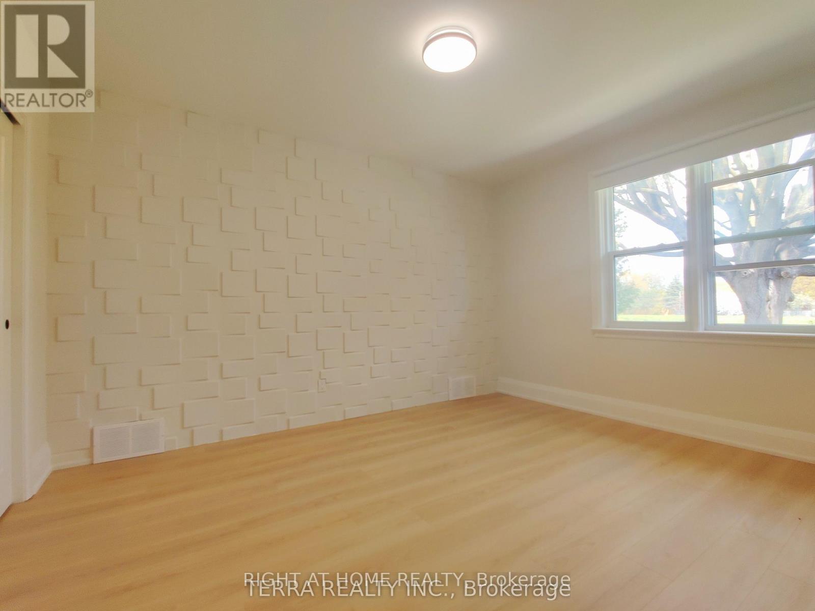 55 Glen Agar Drive, Toronto, Ontario  M9B 5M2 - Photo 9 - W13067428