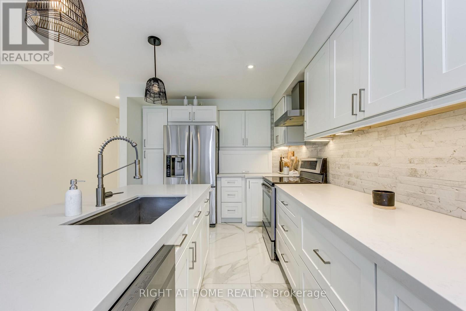 3233 Wilmar Crescent, Mississauga, Ontario  L5L 4B1 - Photo 12 - W13067502