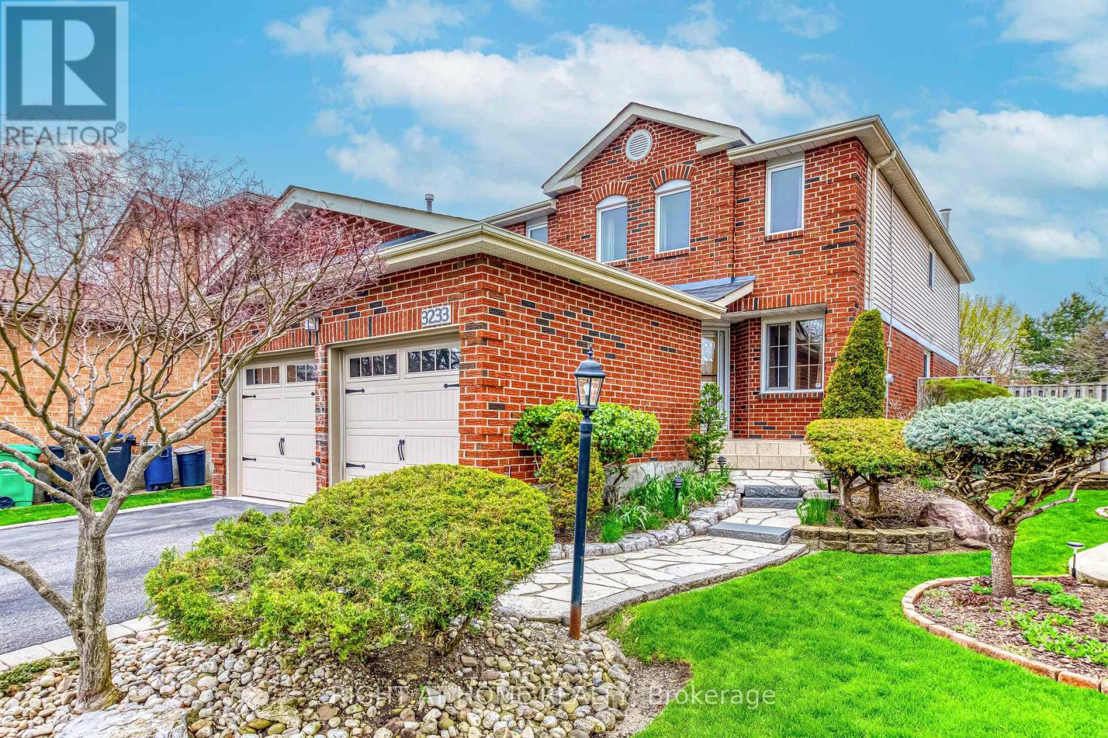 3233 Wilmar Crescent, Mississauga, Ontario  L5L 4B1 - Photo 2 - W13067502