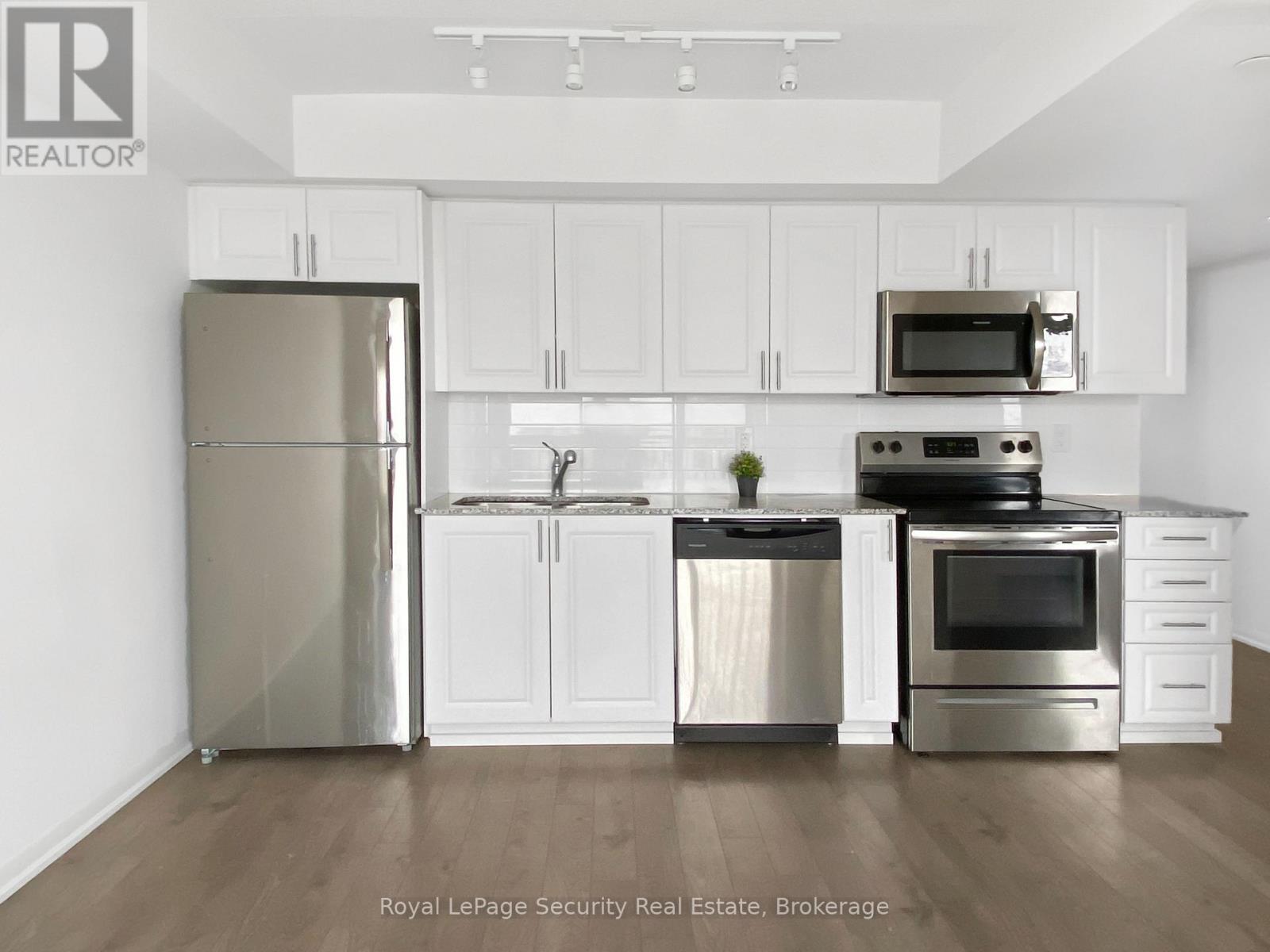 1204 - 3091 Dufferin Street, Toronto, Ontario  M6A 0C4 - Photo 1 - W13067634