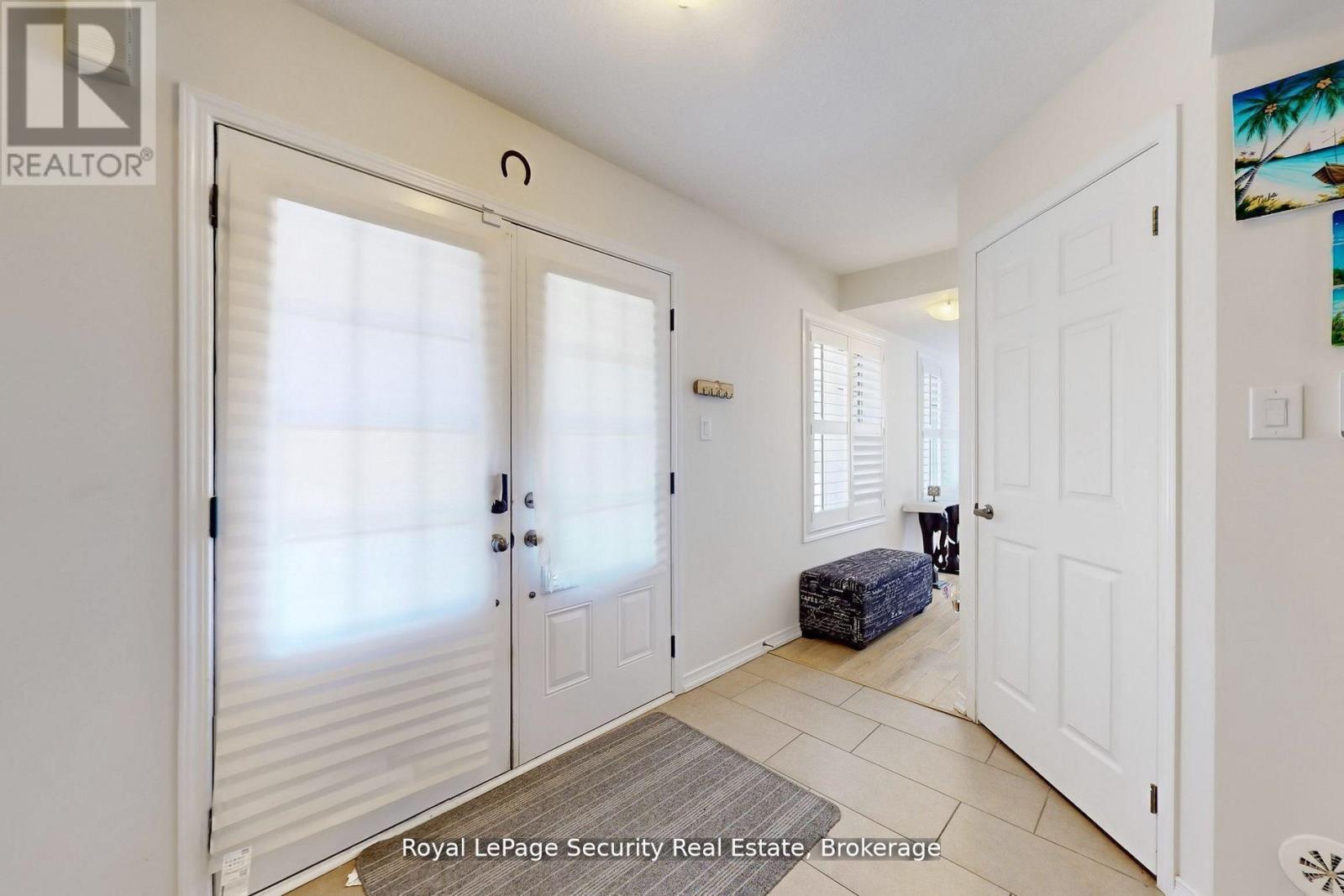 55 Golden Springs Drive, Brampton, Ontario  L7A 0C7 - Photo 4 - W13067654