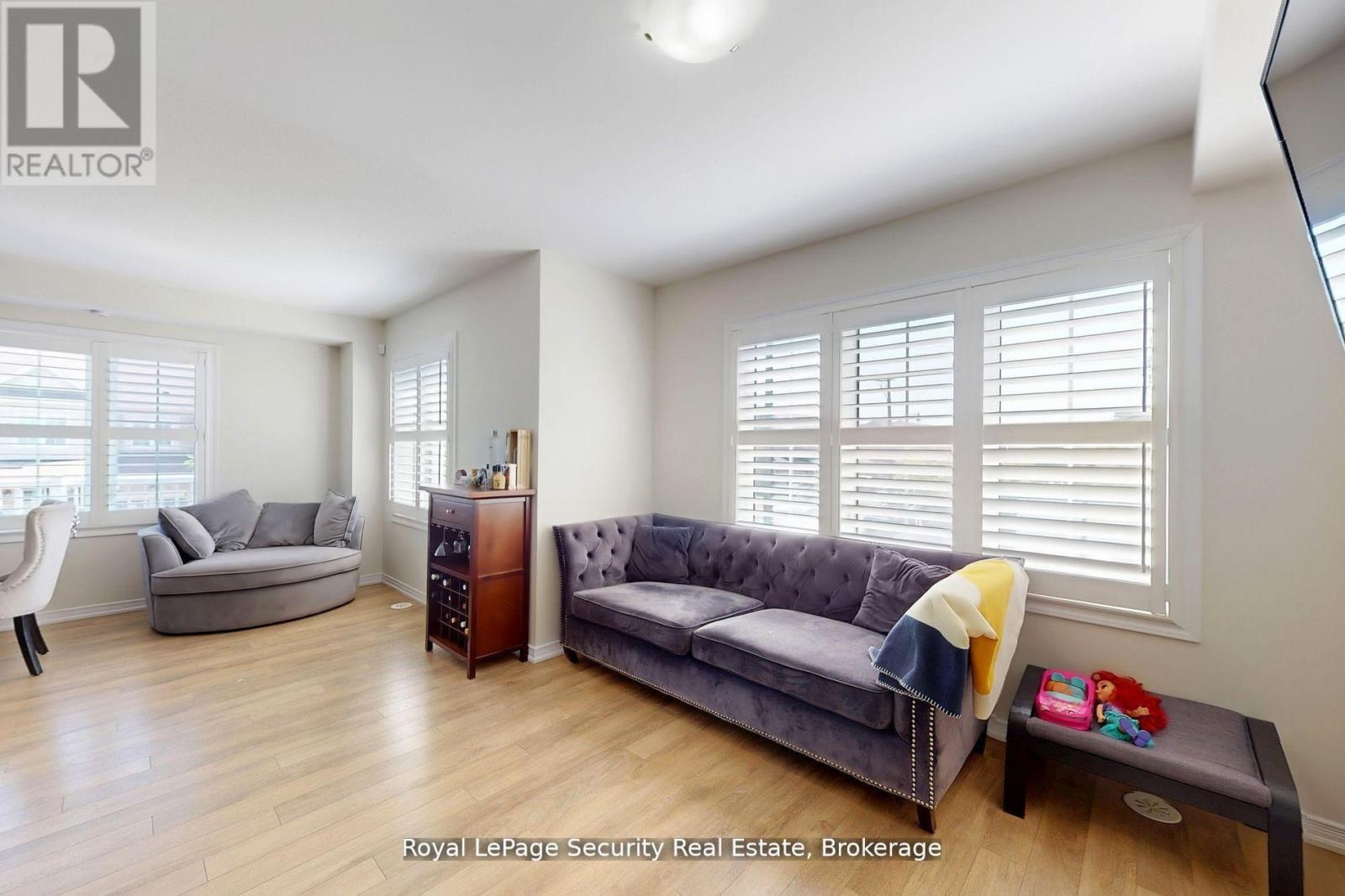 55 Golden Springs Drive, Brampton, Ontario  L7A 0C7 - Photo 7 - W13067654