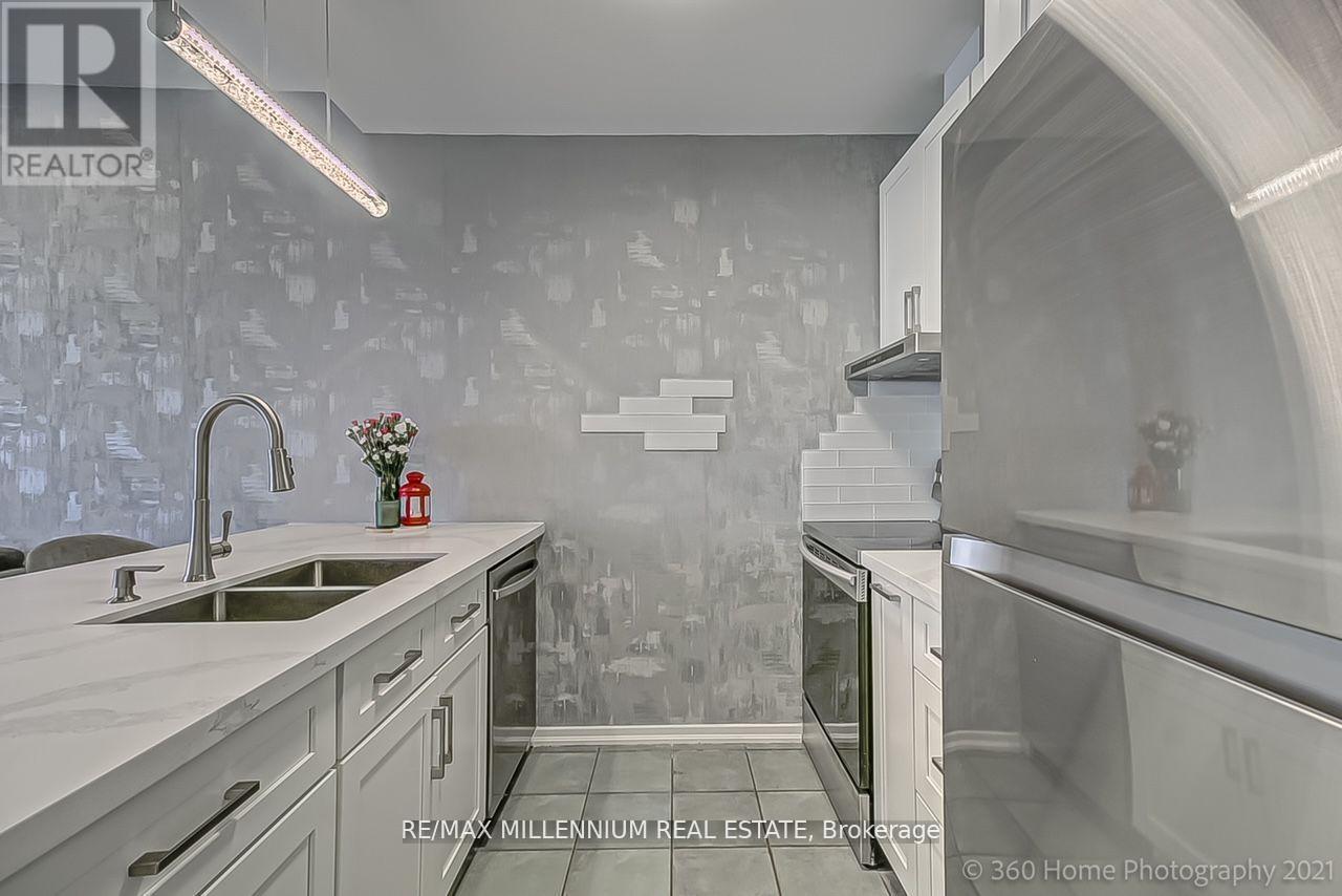 2005 - 3 Hickory Tree Road, Toronto, Ontario  M9N 3W5 - Photo 8 - W13067764