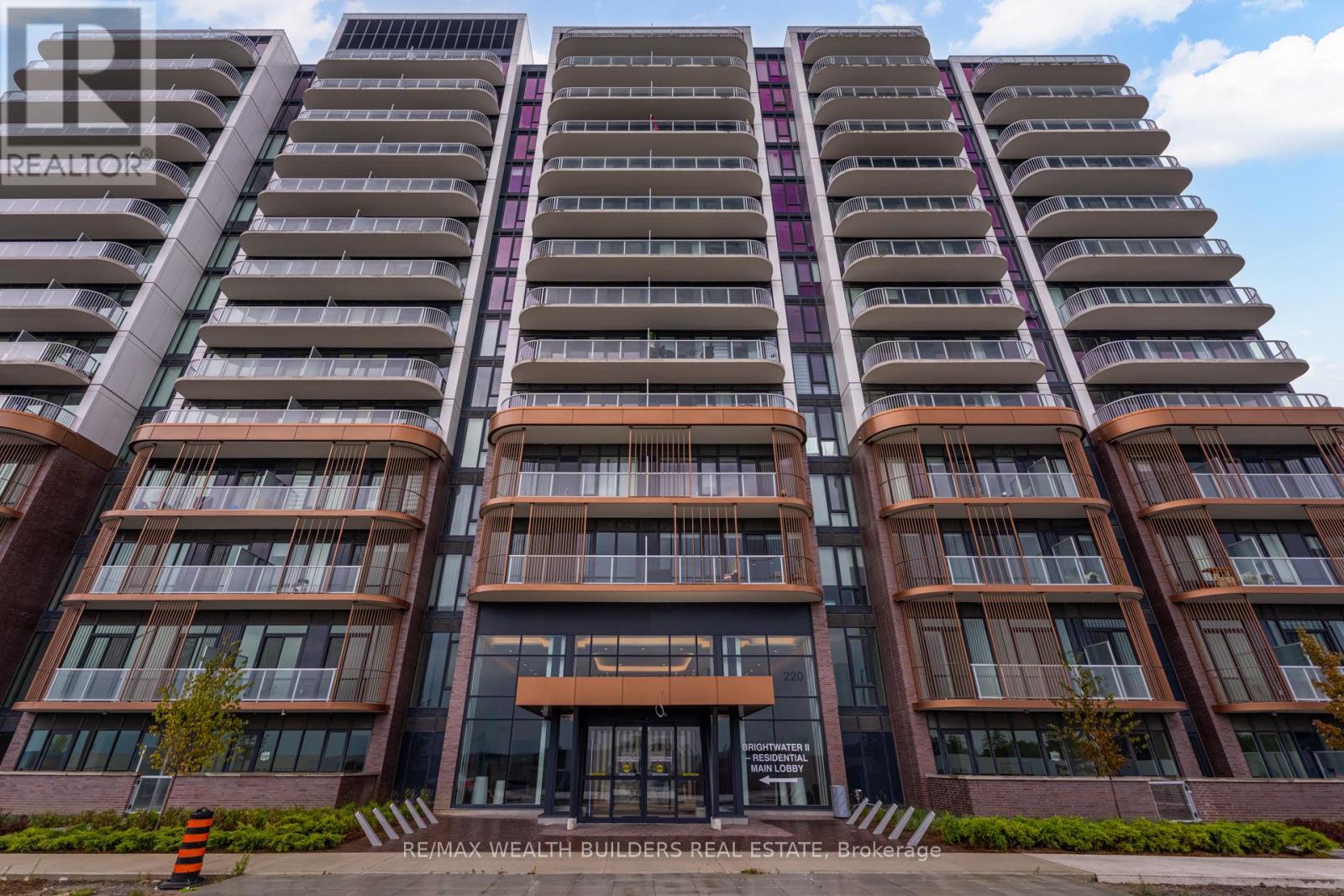 714 - 220 Missinnihe Way S, Mississauga, Ontario  L5H 1G5 - Photo 2 - W13067792