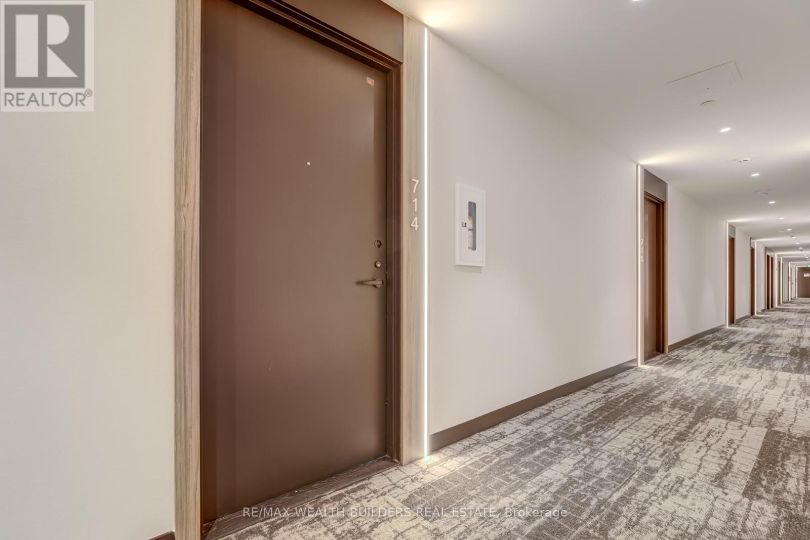 714 - 220 Missinnihe Way S, Mississauga, Ontario  L5H 1G5 - Photo 4 - W13067792