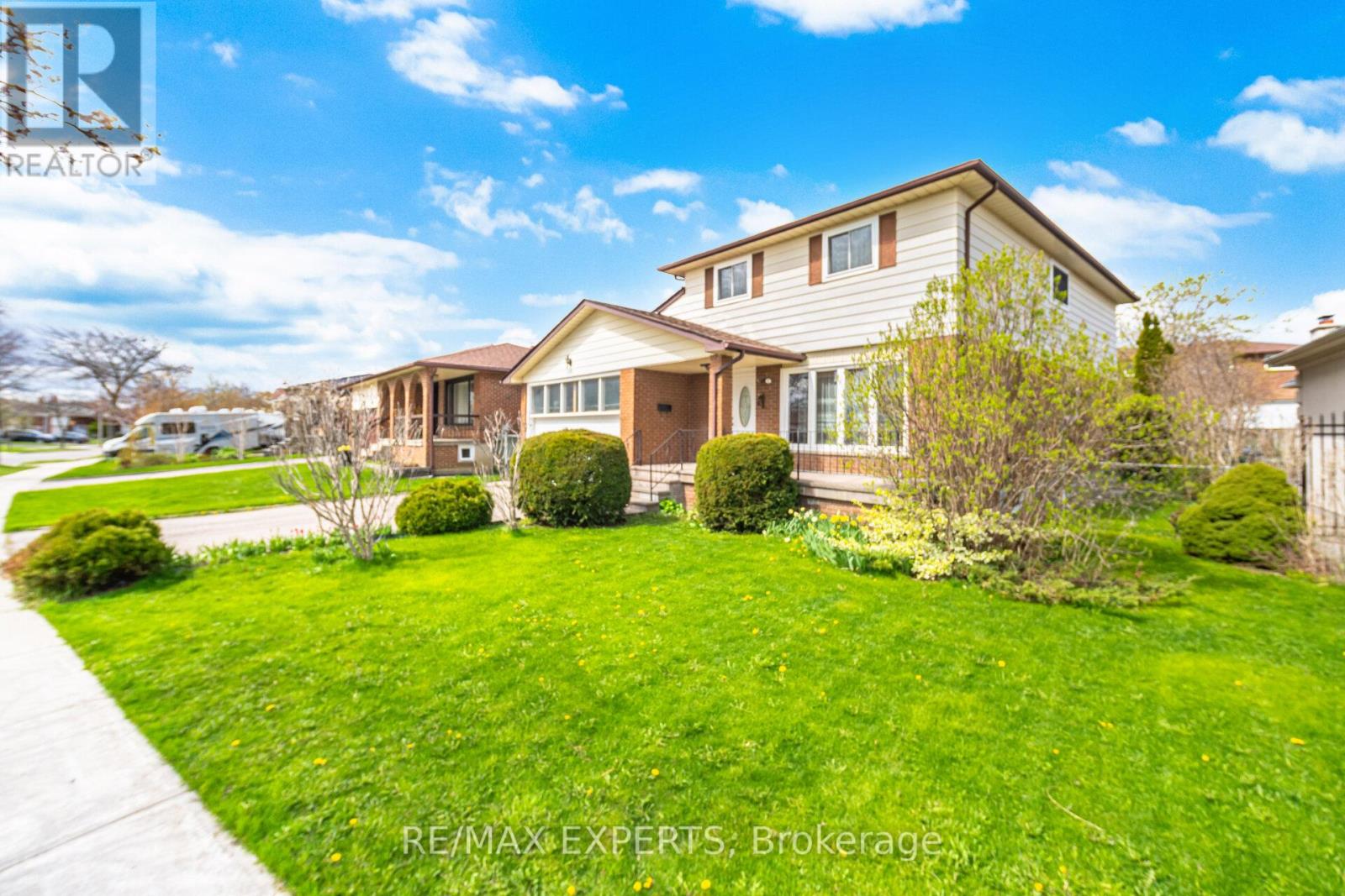 479 LOUIS DRIVE, Mississauga, Ontario