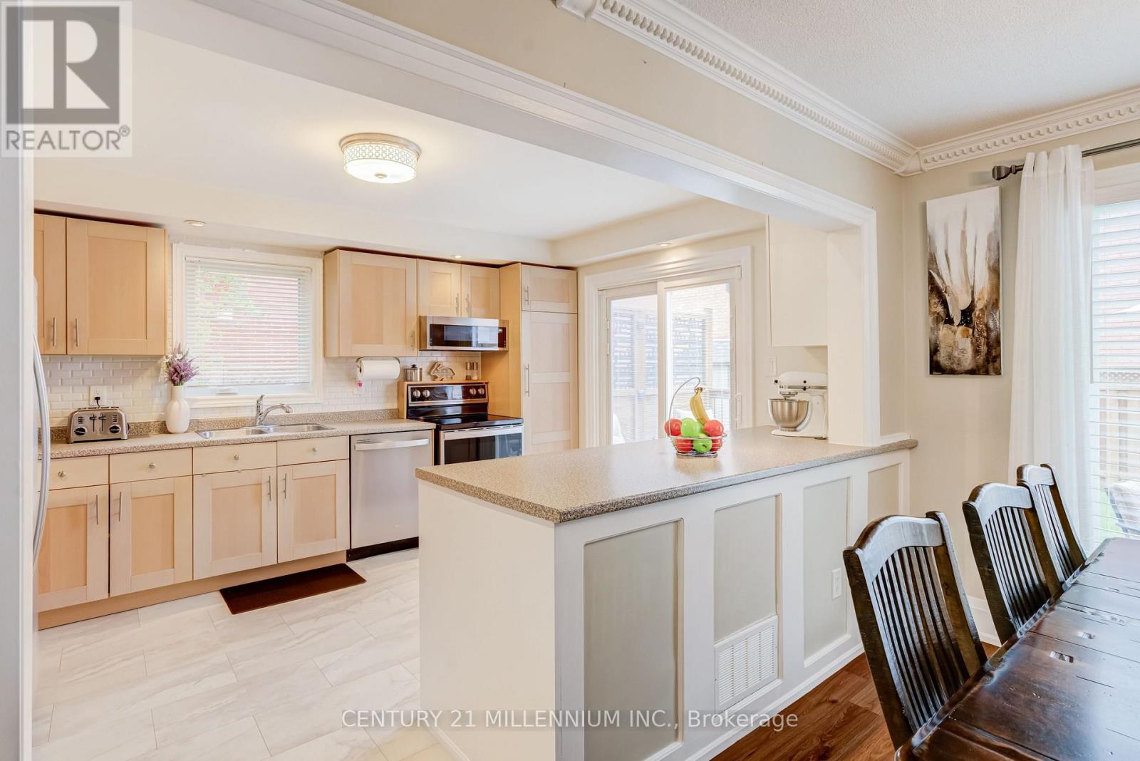 8 Shenstone Avenue, Brampton, Ontario  L6Z 2Y6 - Photo 11 - W13067966