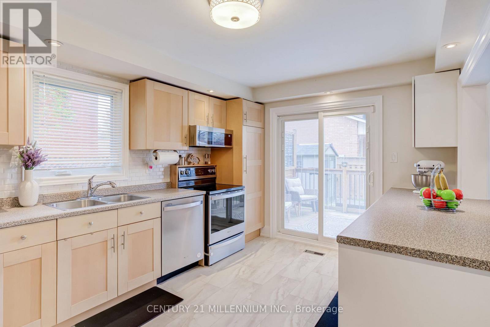 8 Shenstone Avenue, Brampton, Ontario  L6Z 2Y6 - Photo 12 - W13067966