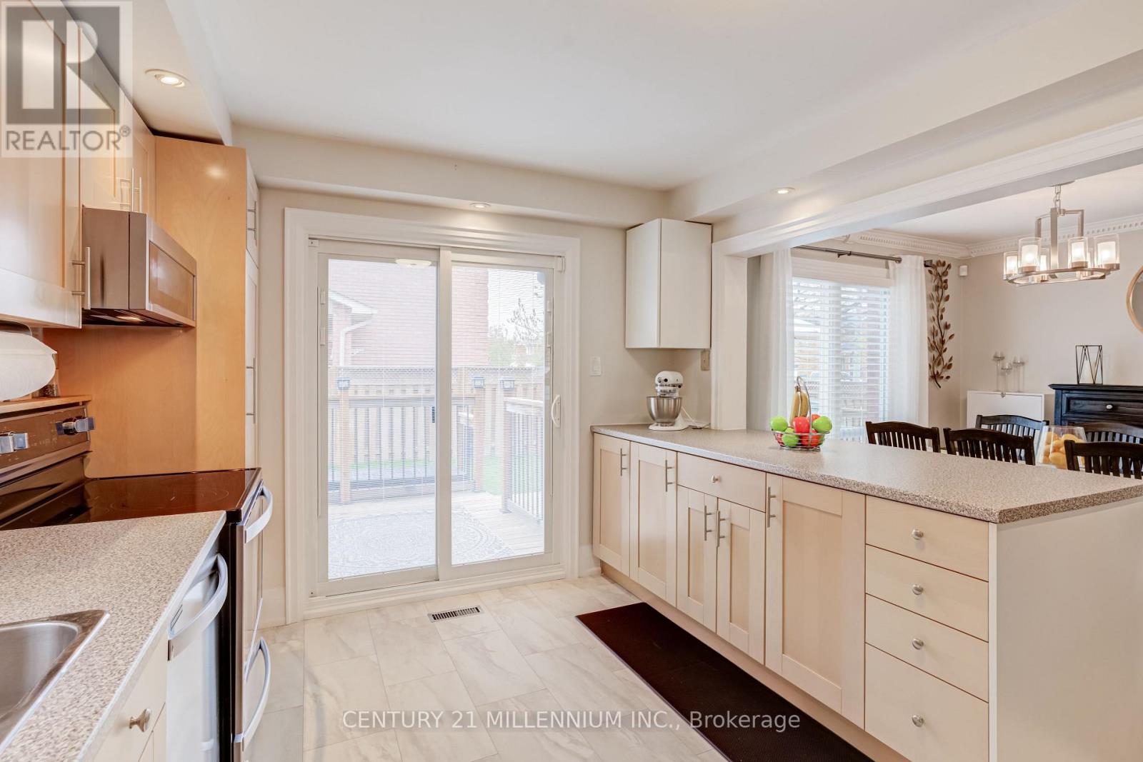 8 Shenstone Avenue, Brampton, Ontario  L6Z 2Y6 - Photo 13 - W13067966