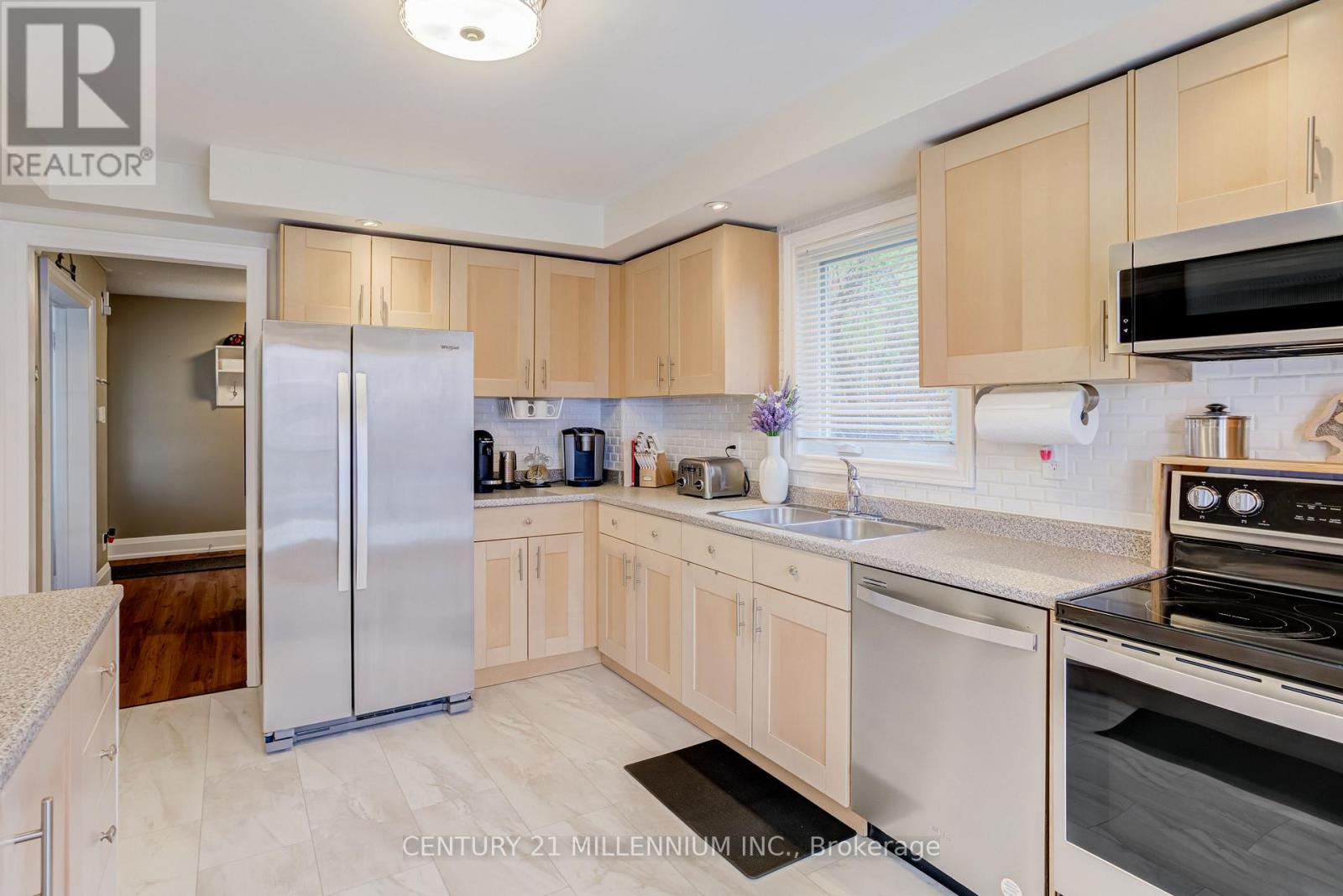 8 Shenstone Avenue, Brampton, Ontario  L6Z 2Y6 - Photo 14 - W13067966