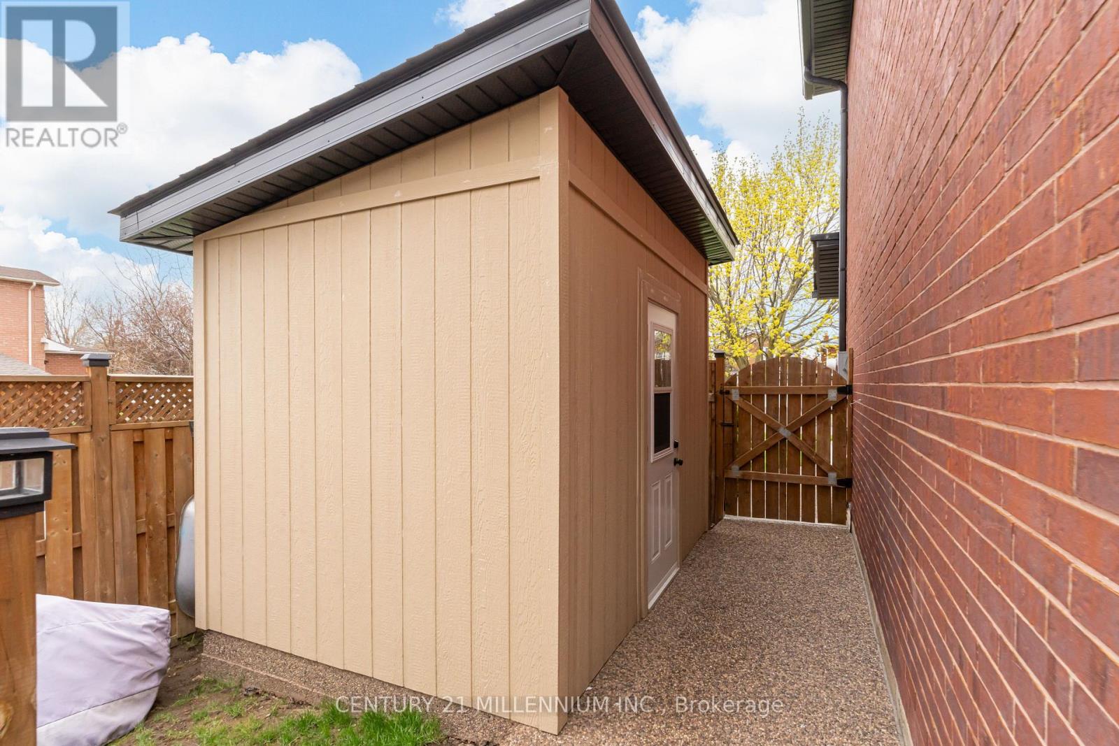 8 Shenstone Avenue, Brampton, Ontario  L6Z 2Y6 - Photo 30 - W13067966
