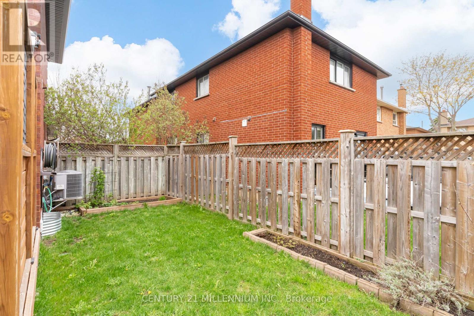 8 Shenstone Avenue, Brampton, Ontario  L6Z 2Y6 - Photo 33 - W13067966