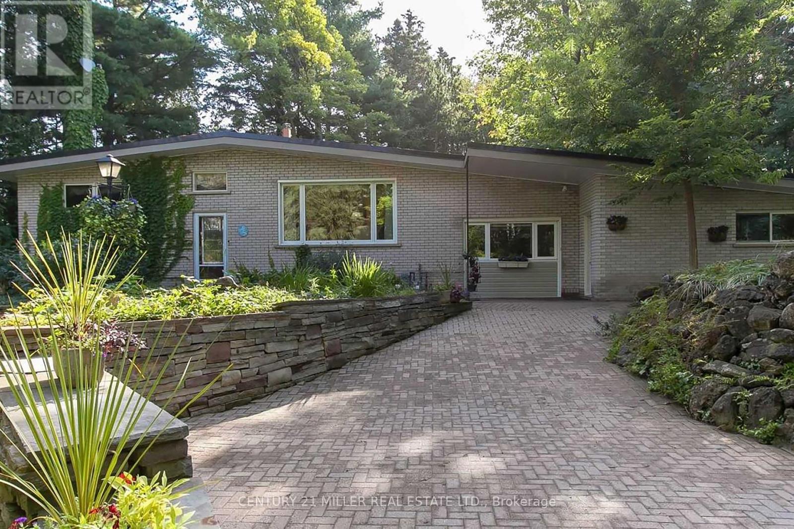 2602 No 2 Side Road, Burlington, Ontario  L7M 0T1 - Photo 3 - W13067970
