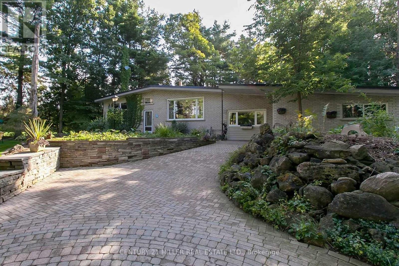 2602 No 2 Side Road, Burlington, Ontario  L7M 0T1 - Photo 4 - W13067970