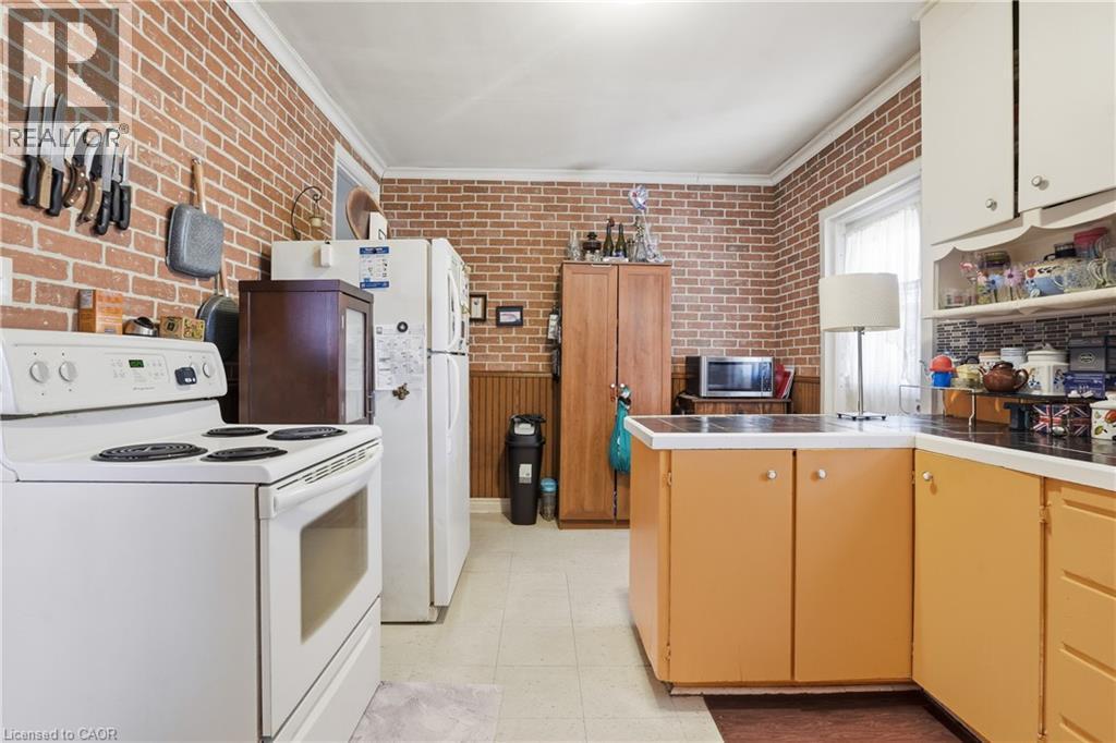 34 Vine Street S, St. Catharines, Ontario  L2R 3X8 - Photo 8 - 40818213