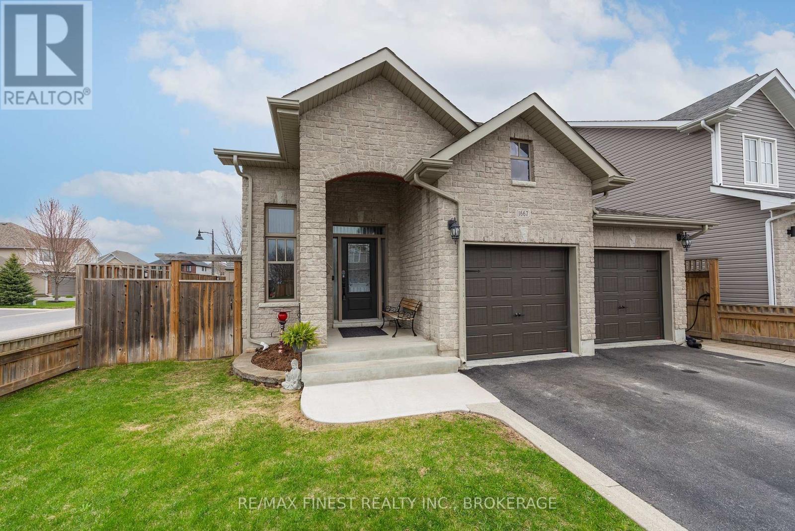 1667 CRIMSON CRESCENT, Kingston, Ontario