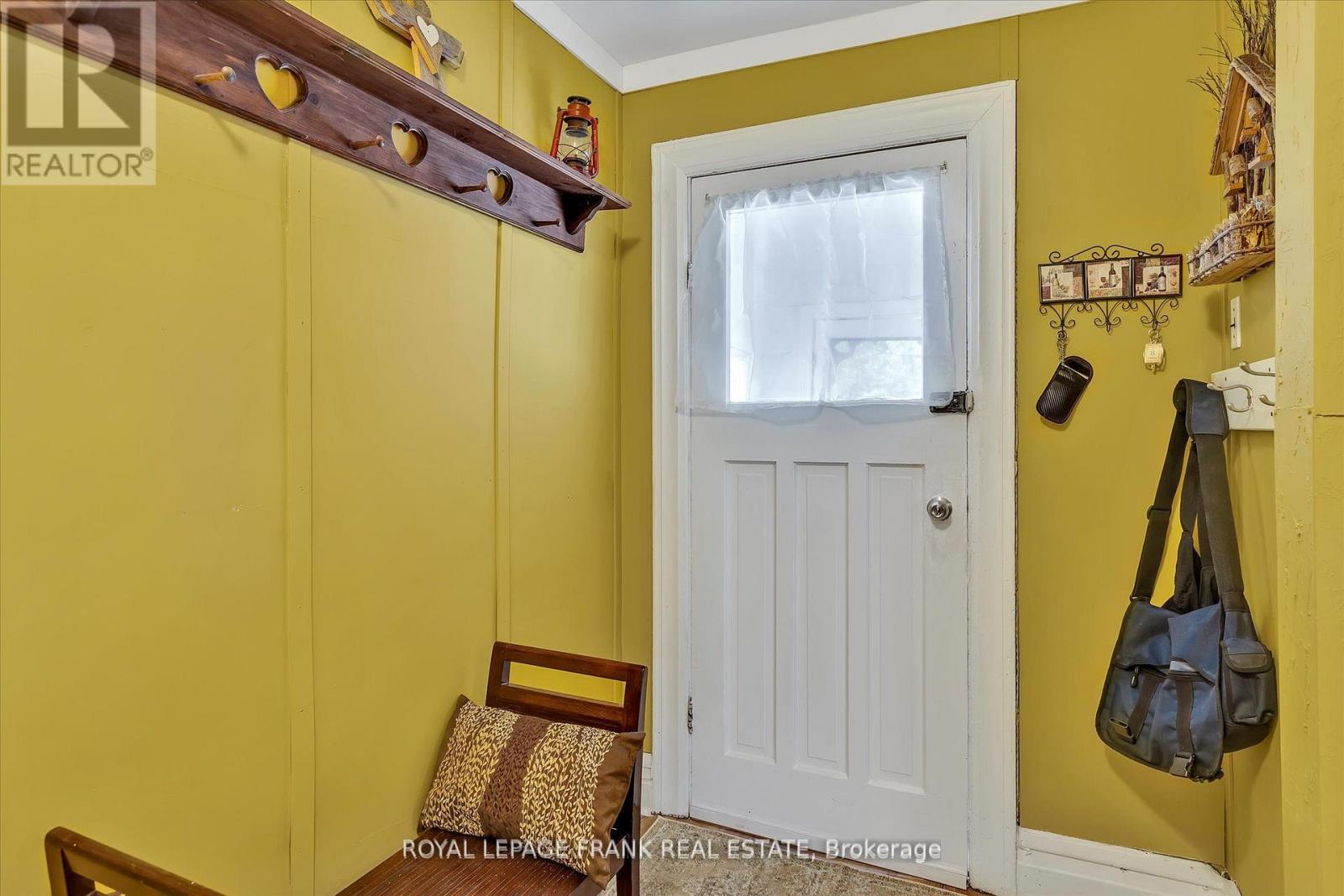 715 Chamberlain Street, Peterborough, Ontario  K9J 4M2 - Photo 4 - X13068192