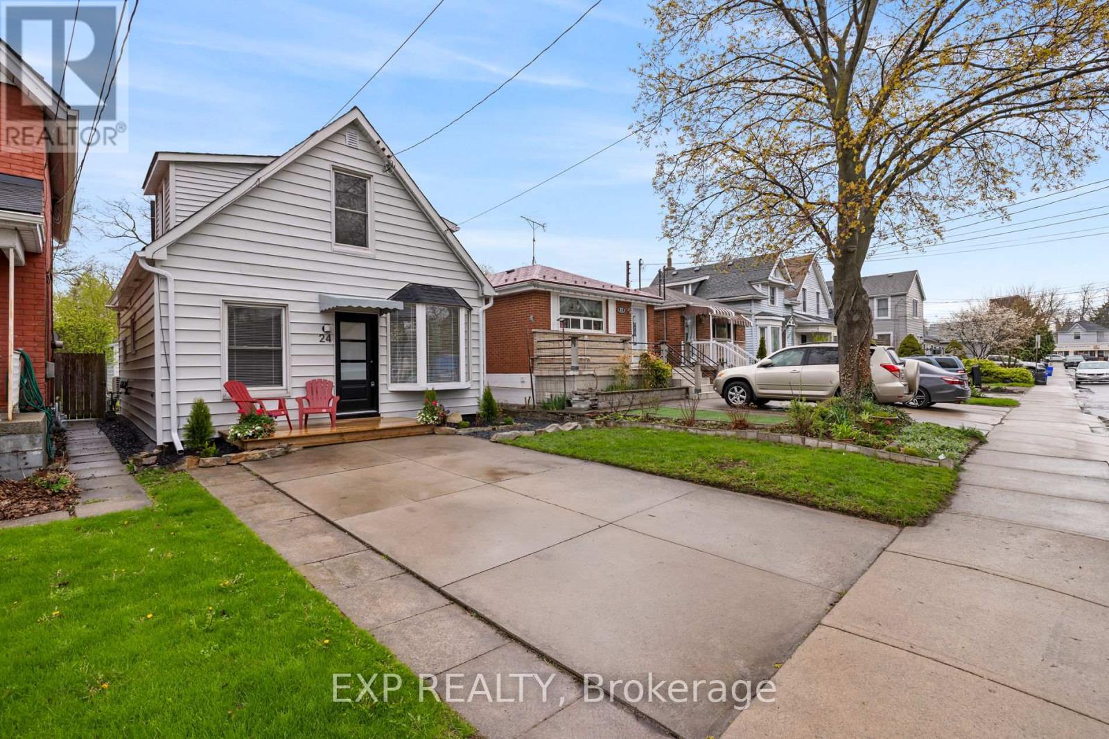 24 East 24th Street, Hamilton, Ontario  L8V 2X7 - Photo 1 - X13067426