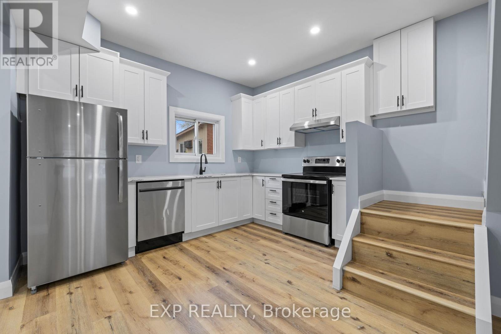 24 East 24th Street, Hamilton, Ontario  L8V 2X7 - Photo 14 - X13067426