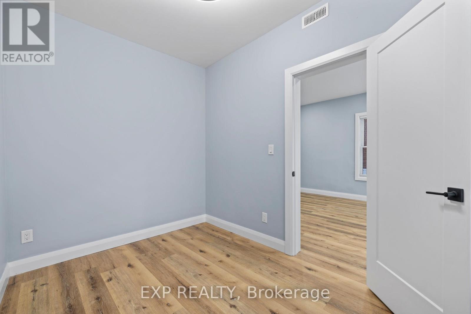 24 East 24th Street, Hamilton, Ontario  L8V 2X7 - Photo 19 - X13067426