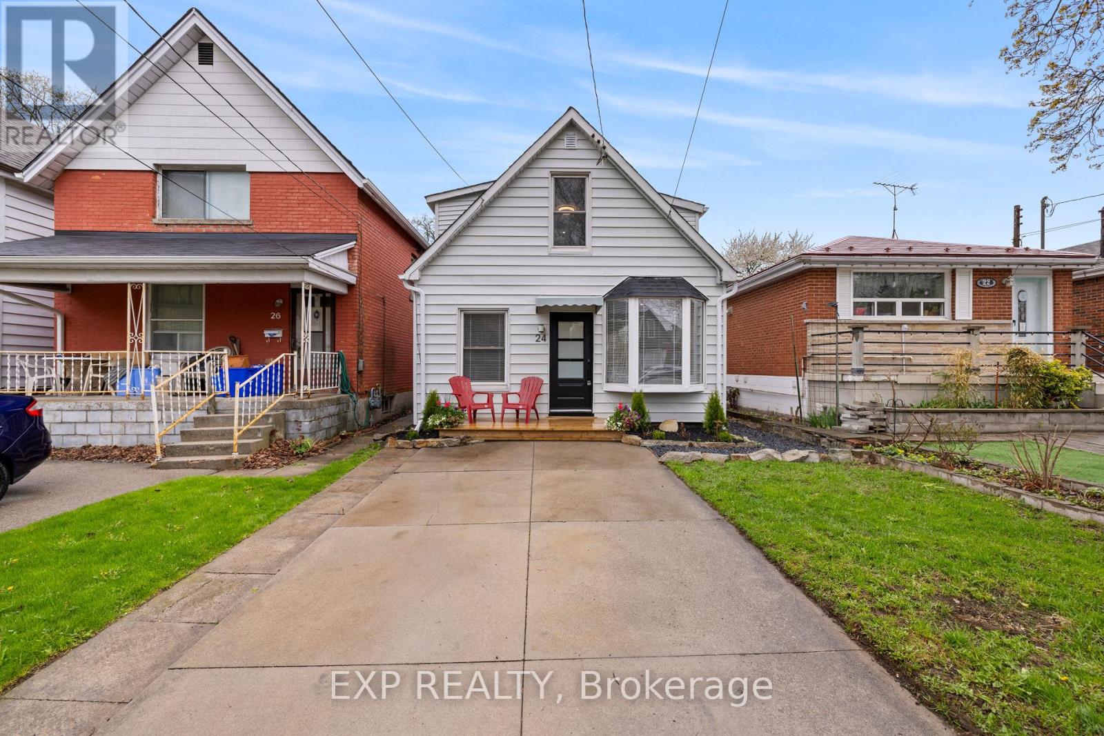 24 East 24th Street, Hamilton, Ontario  L8V 2X7 - Photo 2 - X13067426