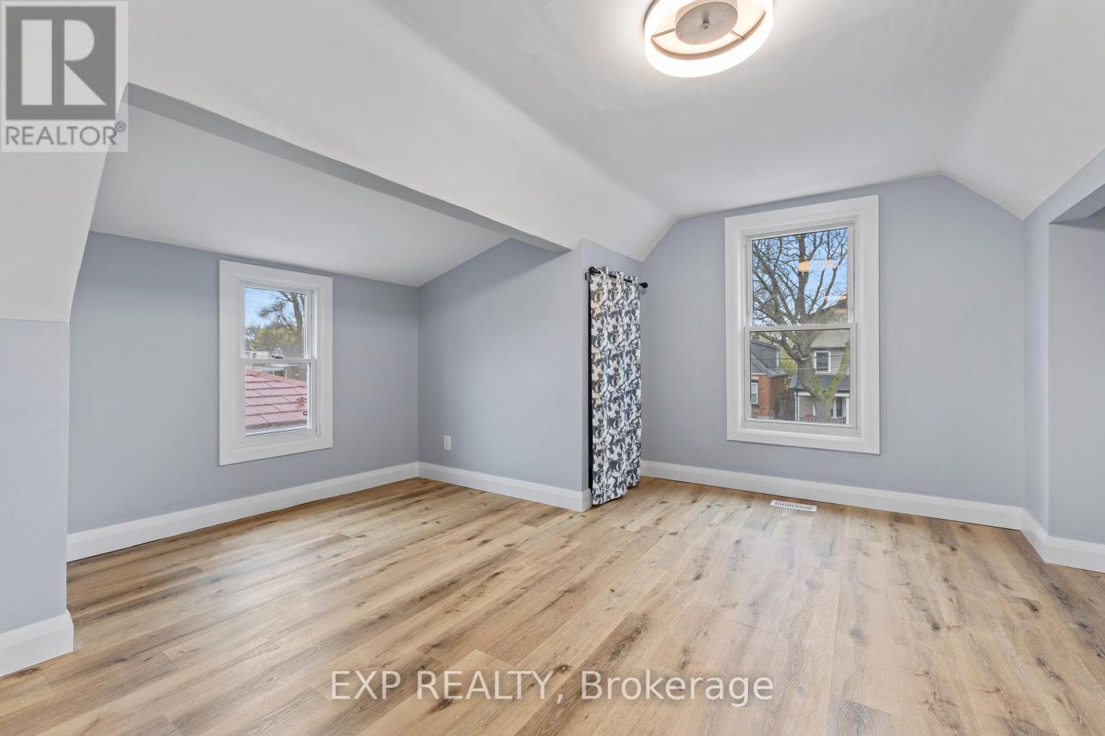 24 East 24th Street, Hamilton, Ontario  L8V 2X7 - Photo 27 - X13067426