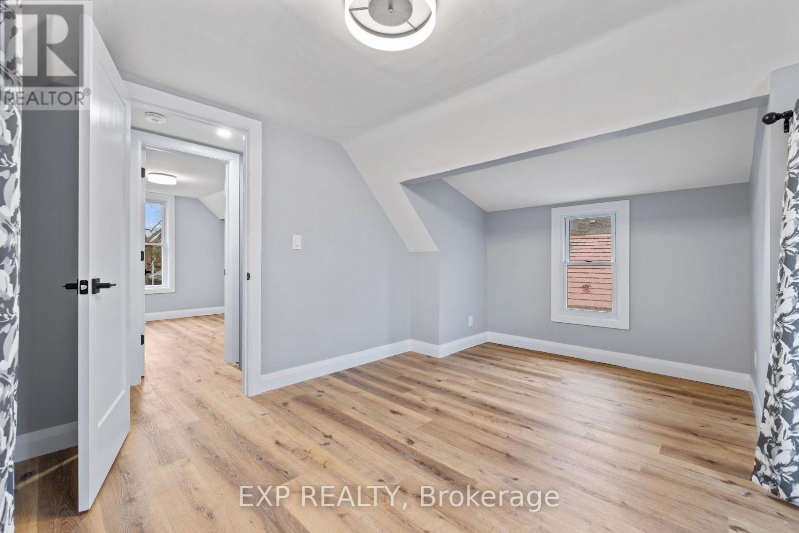 24 East 24th Street, Hamilton, Ontario  L8V 2X7 - Photo 28 - X13067426