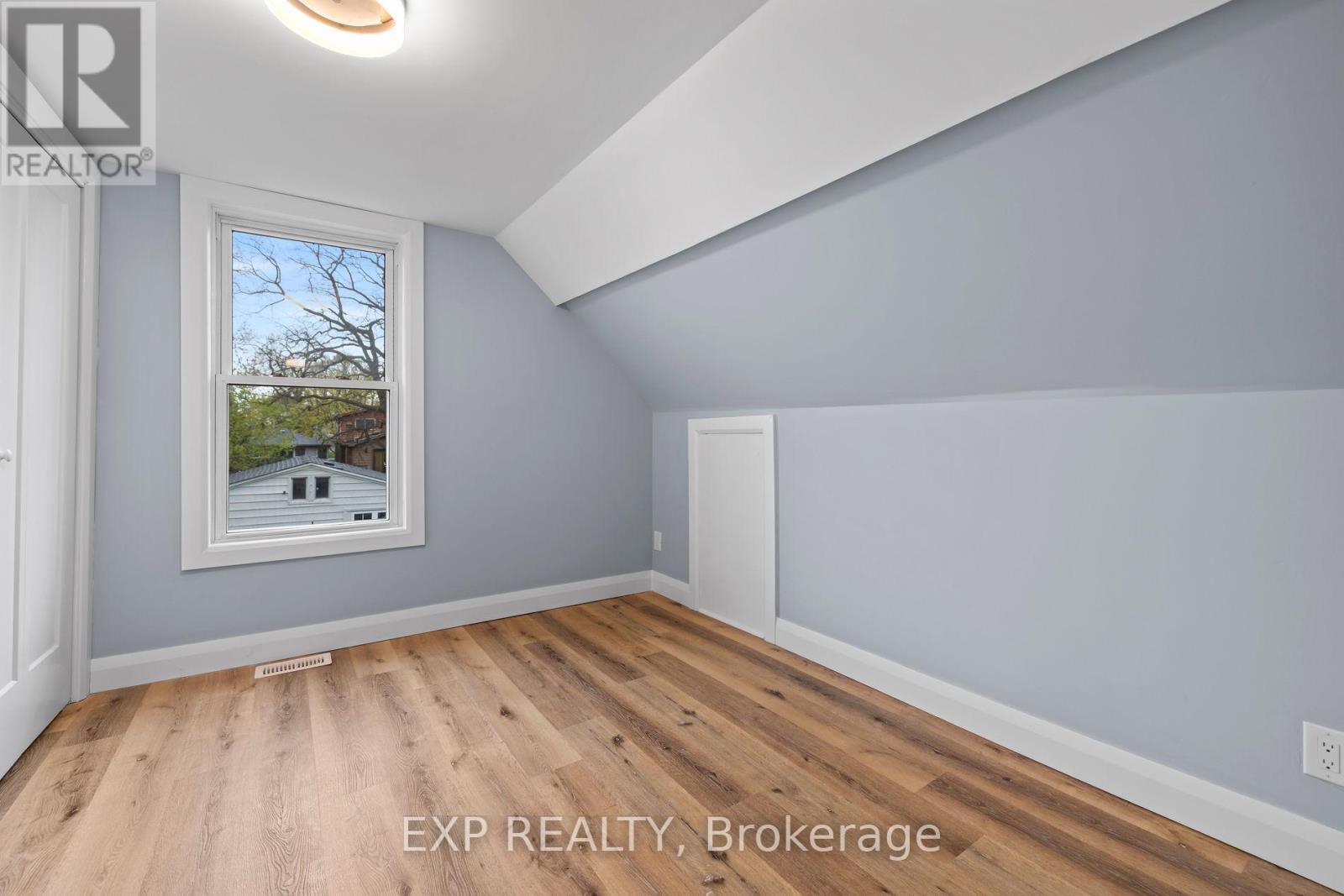 24 East 24th Street, Hamilton, Ontario  L8V 2X7 - Photo 30 - X13067426