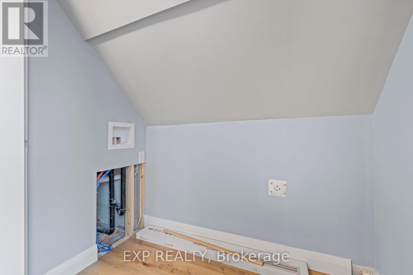 24 East 24th Street, Hamilton, Ontario  L8V 2X7 - Photo 33 - X13067426