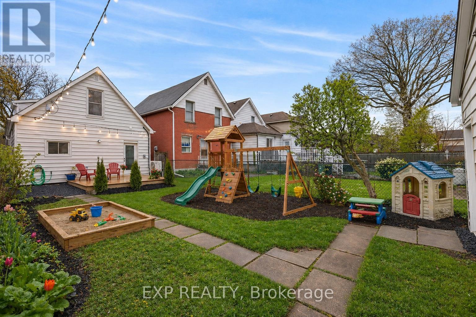 24 East 24th Street, Hamilton, Ontario  L8V 2X7 - Photo 4 - X13067426
