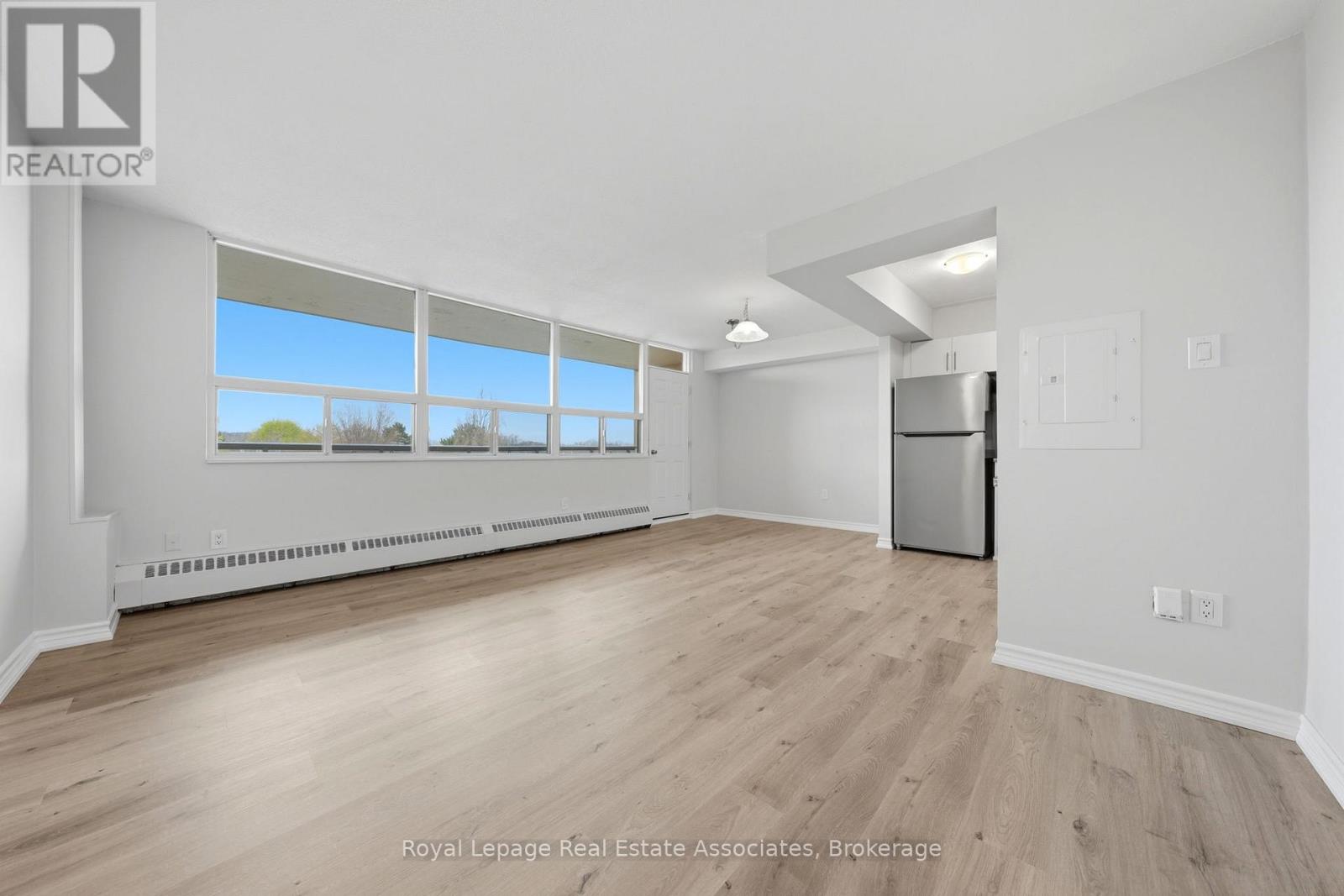 408 - 15 Nicklaus Drive, Hamilton, Ontario  L8K 5J5 - Photo 6 - X13067554