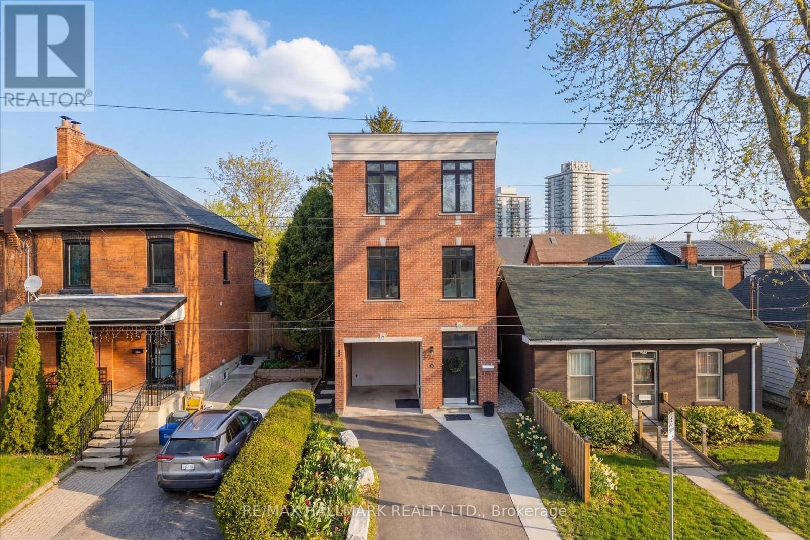 53 Wood Street E, Hamilton, Ontario  L8L 3Y2 - Photo 1 - X13067564