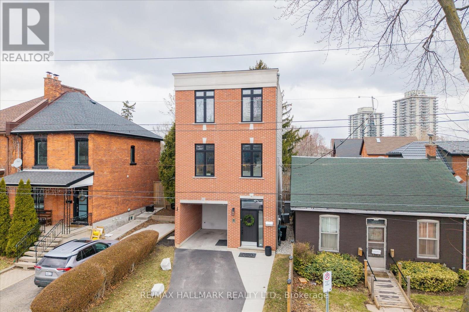 53 Wood Street E, Hamilton, Ontario  L8L 3Y2 - Photo 2 - X13067564