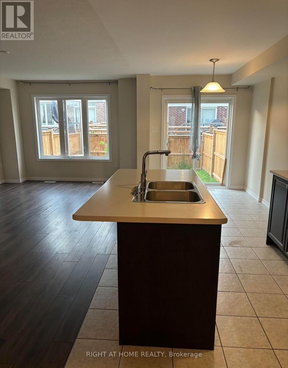 7761 White Pine Crescent, Niagara Falls, Ontario  L2H 3R4 - Photo 4 - X13067904
