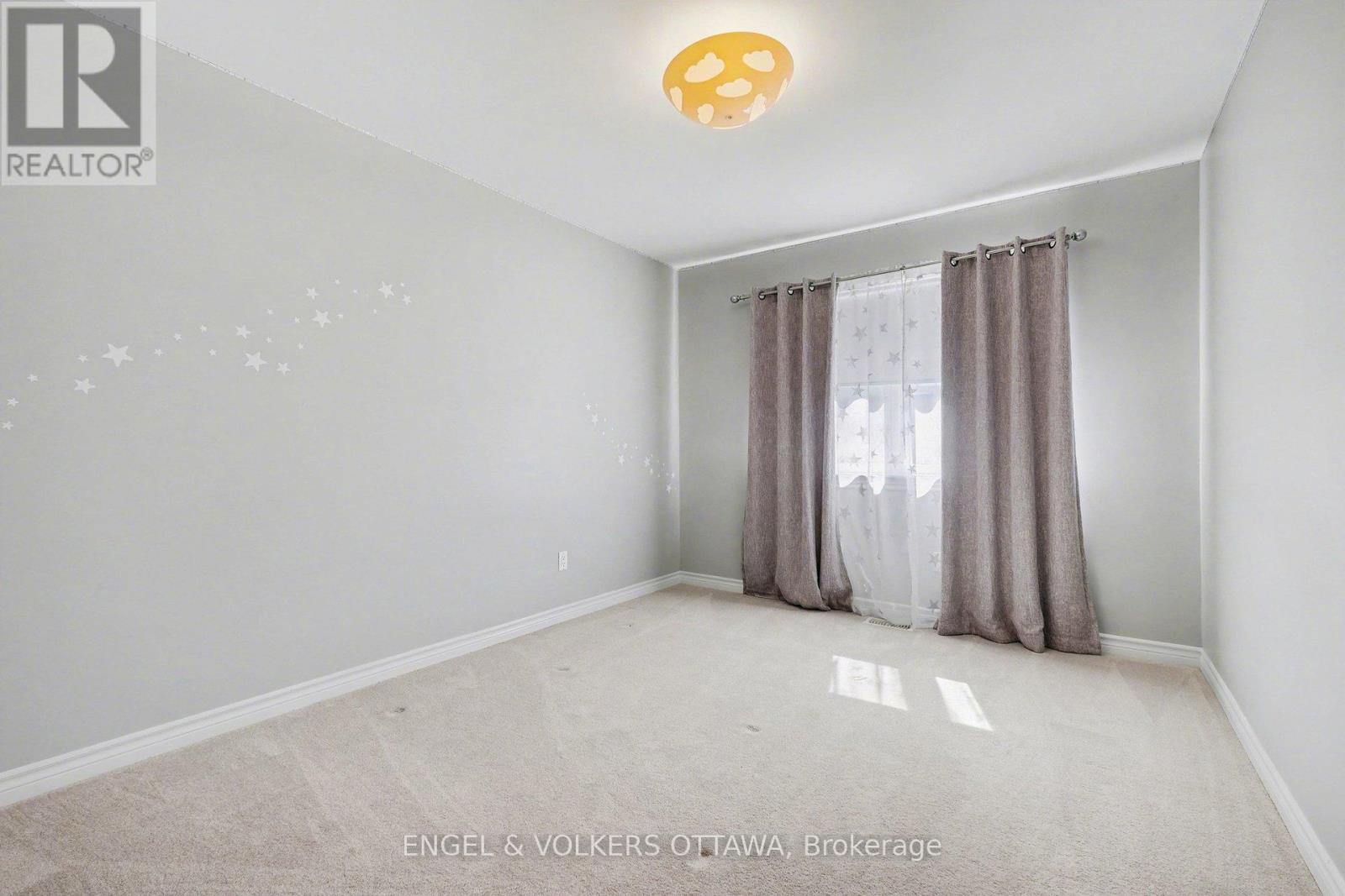118 Kestrel Street, Ottawa, Ontario  K1T 0P8 - Photo 10 - X13068136
