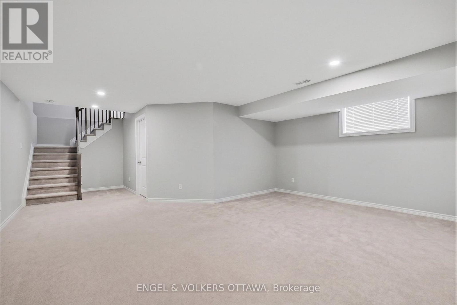 118 Kestrel Street, Ottawa, Ontario  K1T 0P8 - Photo 11 - X13068136
