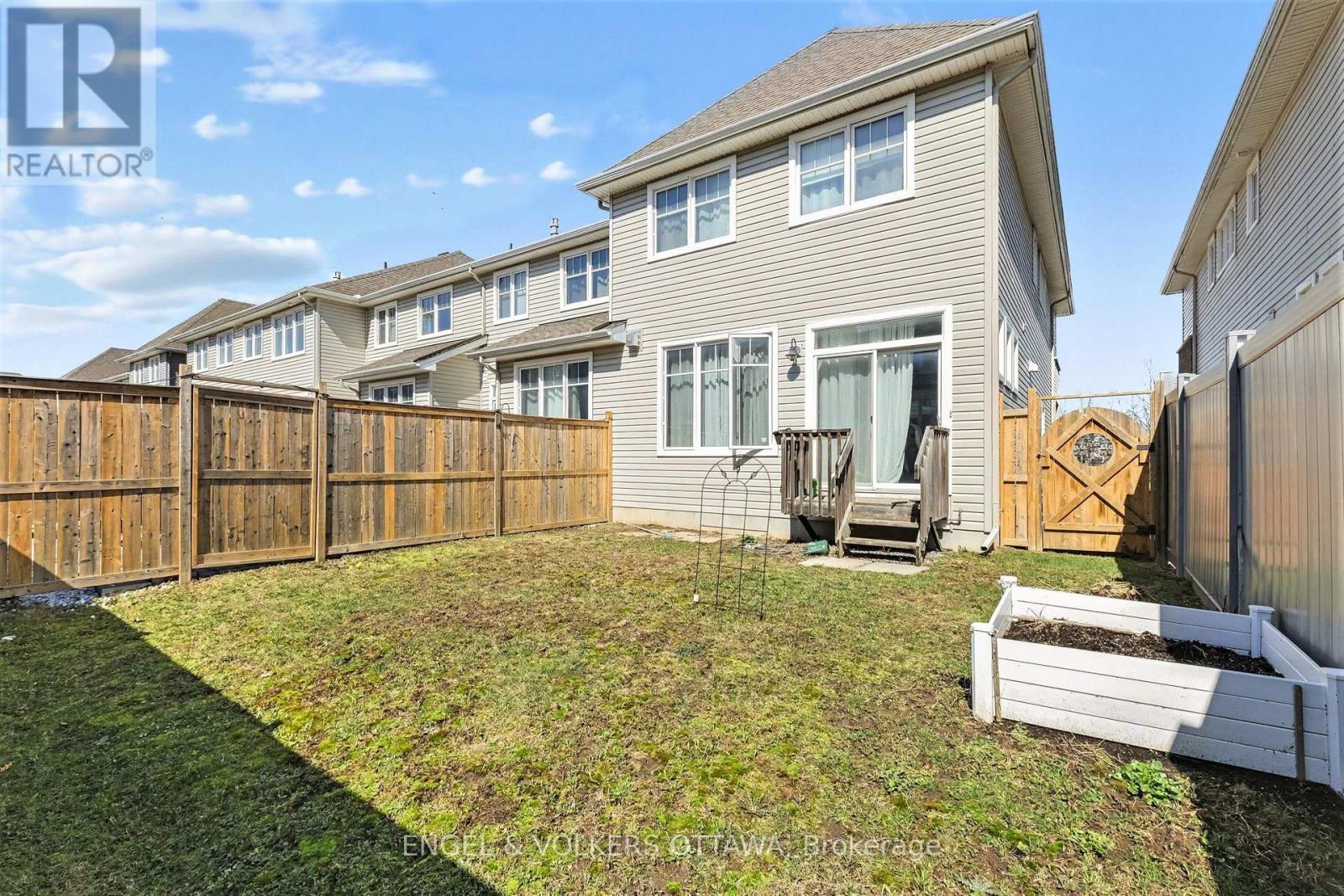 118 Kestrel Street, Ottawa, Ontario  K1T 0P8 - Photo 12 - X13068136