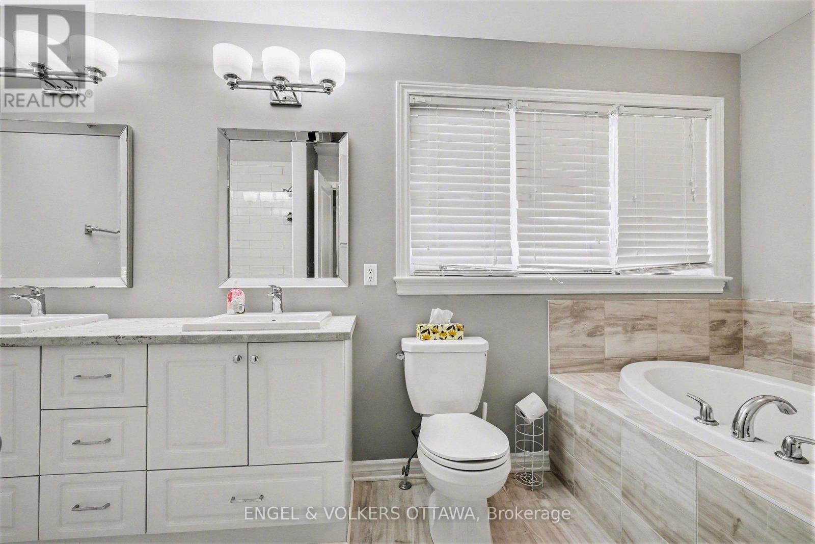 118 Kestrel Street, Ottawa, Ontario  K1T 0P8 - Photo 7 - X13068136